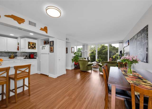 Property at 820 NW 87th Ave #302, Miami, FL 33172, 2 beds, 2 baths