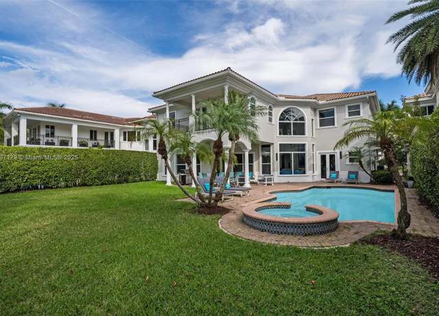 Property at 1260 Hatteras Ln, Hollywood, FL 33019, 6 beds, 5.5 baths