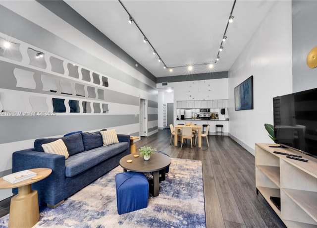 Property at 1200 Brickell Bay Dr #1406, Miami, FL 33131, 2 beds, 1 bath