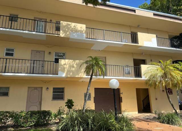 Property at 151 Berkley Rd #206, Hollywood, FL 33024, 1 bed, 1.5 baths