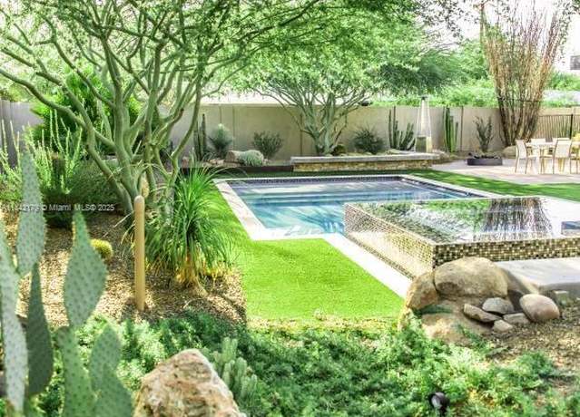 Property at 616-618 13th St, West Palm Beach, FL 33401, 12 beds, 4 baths