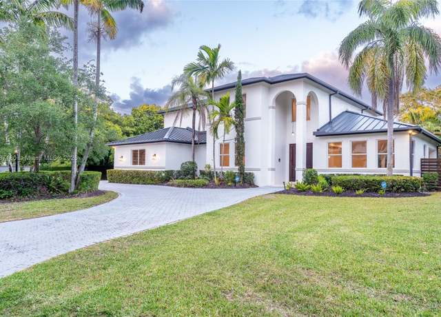 Property at 11211 SW 82nd Pl, Miami, FL 33156, 4 beds, 4.5 baths