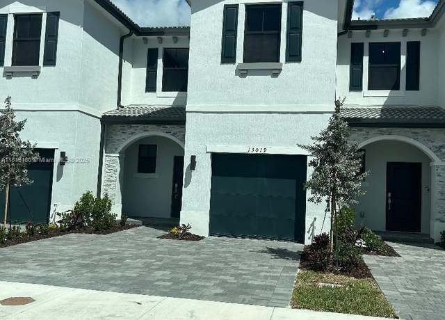 Property at 13019 SW 286th Way, Homestead, FL 33033, 3 beds, 2.5 baths