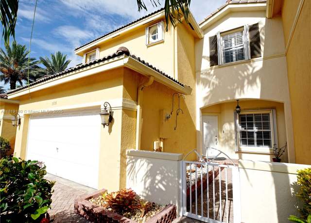 Property at 5536 NW 113th Pl, Doral, FL 33178, 3 beds, 2.5 baths
