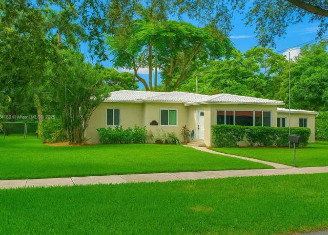 Property at 324 La Villa Dr, Miami Springs, FL 33166, 5 beds, 3 baths