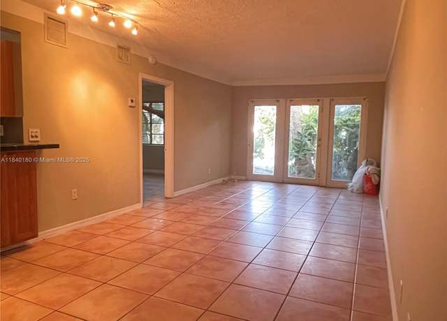 Property at 8300 Byron Ave #5, Miami Beach, FL 33141, 1 bed, 1 bath