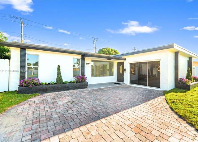 Property at 8626 Southampton Dr, Miramar, FL 33025, 3 beds, 2 baths