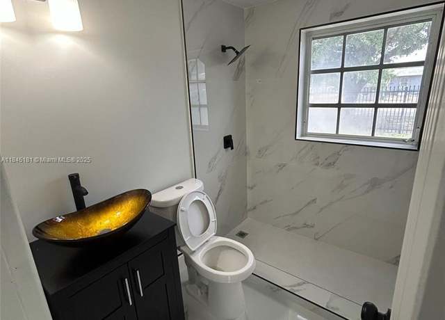Property at 4800 NW 191st St, Miami Gardens, FL 33055, 3 beds, 1 bath