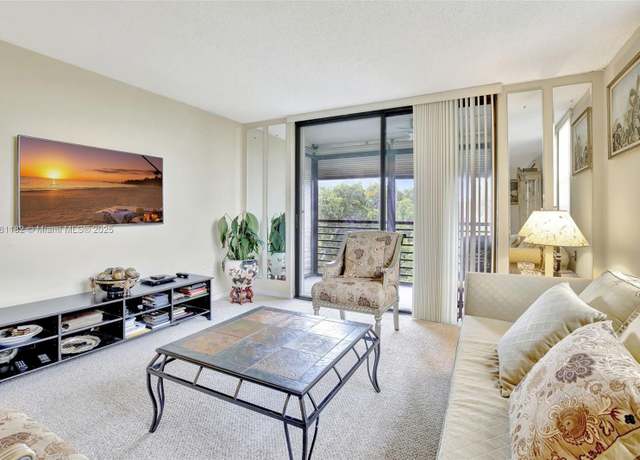 Property at 1001 Colony Point Cir #514, Pembroke Pines, FL 33026, 2 beds, 2 baths