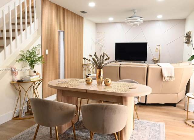 Property at 1430 Cottonwood Cir #1430, Weston, FL 33326, 3 beds, 2 baths