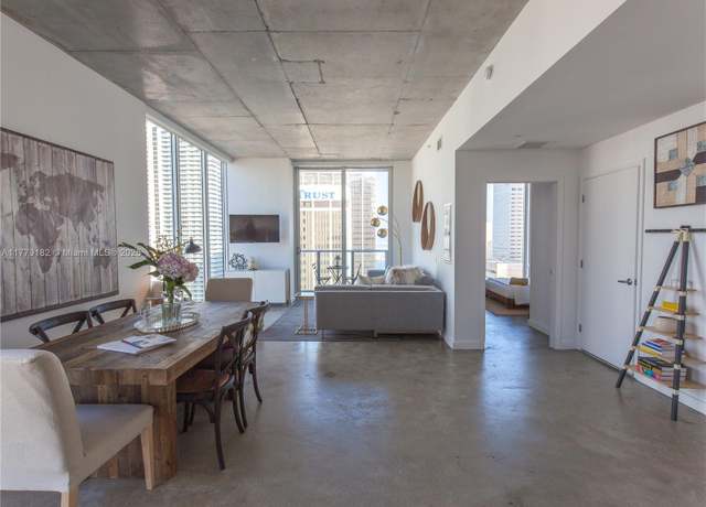 Property at 151 SE 1st St #2802, Miami, FL 33131, 1 bed, 1 bath