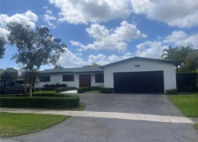 Property at 10630 NW 19th Pl, Pembroke Pines, FL 33026, 4 beds, 3 baths