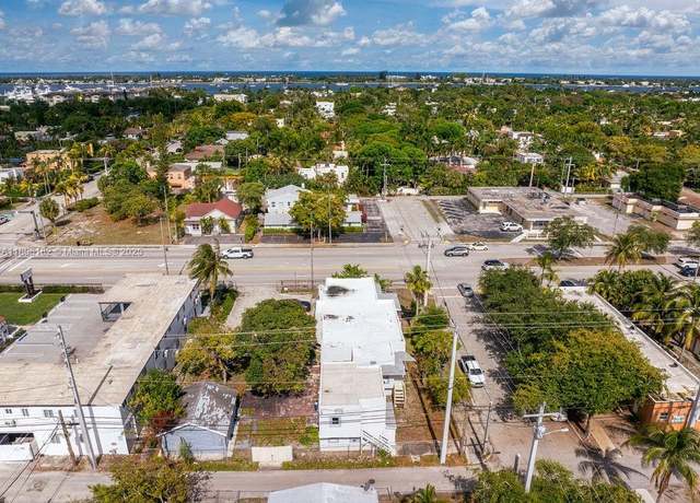 Property at 3601 Broadway, West Palm Beach, FL 33407, 8 beds, 7 baths