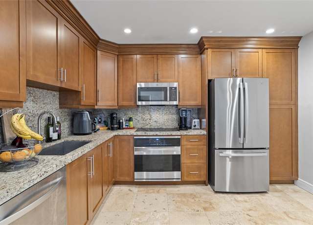 Property at 151 Crandon Blvd #206, Key Biscayne, FL 33149, 2 beds, 2 baths