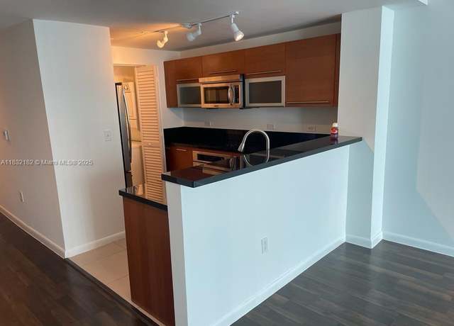 Property at 253 NE 2nd St #2806, Miami, FL 33132, 1 bed, 1 bath