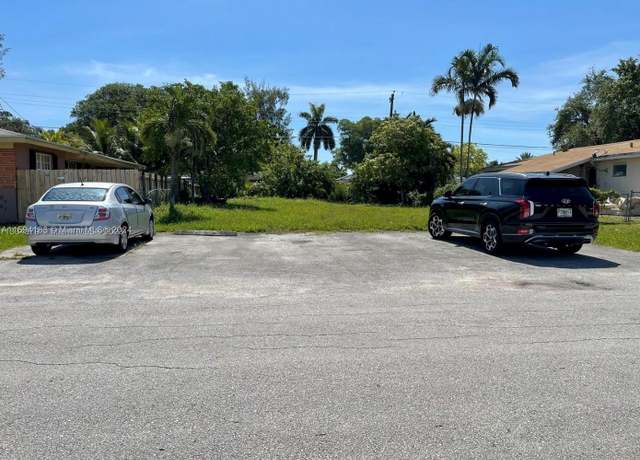 Property at 405 SW 4th Ter, Hallandale Beach, FL 33009