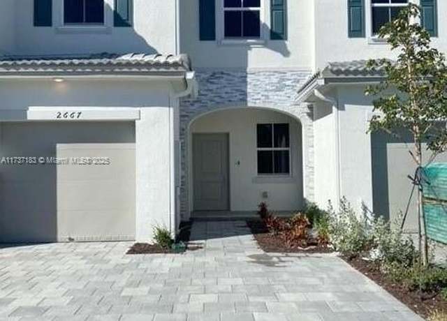 Property at 2669 SE 10th St, Homestead, FL 33035, 3 beds, 2.5 baths