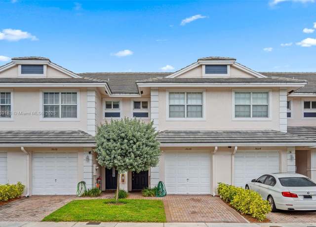 Property at 3026 NW 30 Ave, Oakland Park, FL 33311, 2 beds, 2.5 baths