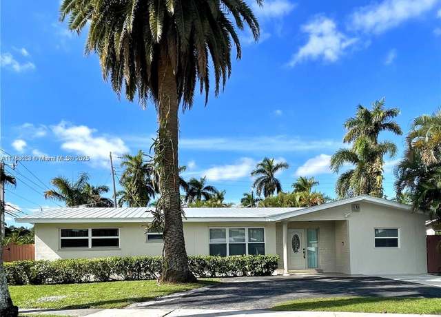 Property at 902 N 13th Ave, Hollywood, FL 33019, 3 beds, 3 baths