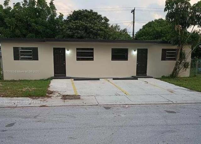 Property at 10540 SW 172nd St, Miami, FL 33157, 8 beds, 4 baths