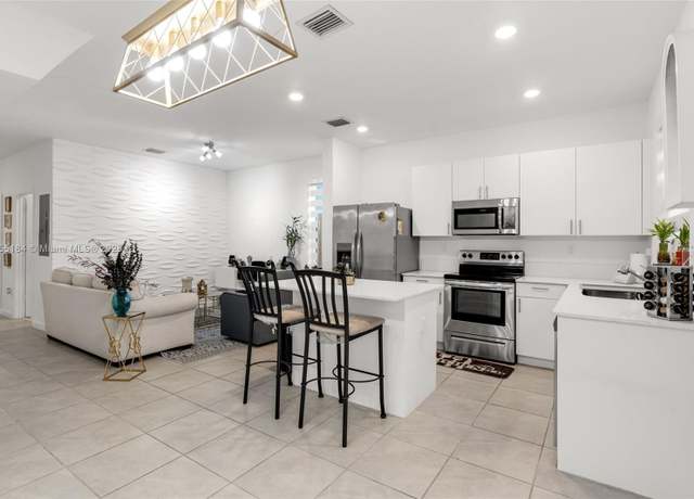 Property at 13315 SW 285th St, Homestead, FL 33033, 3 beds, 3 baths