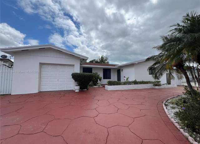Property at 17741 SW 112th Ave, Miami, FL 33157, 3 beds, 2 baths