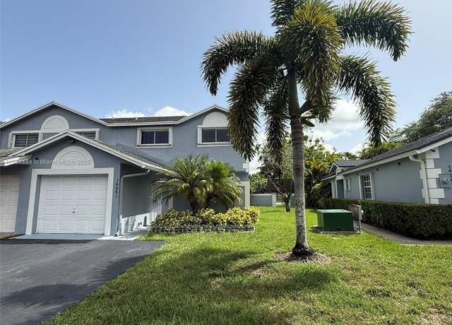 Property at 14251 SW 96th Ter #14251, Miami, FL 33186, 3 beds, 2.5 baths