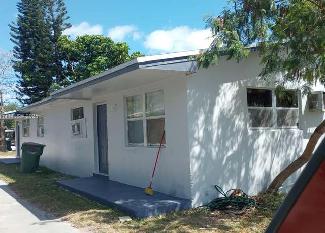 Property at 1140 NW 9th St, Homestead, FL 33030, 4 beds, 2 baths