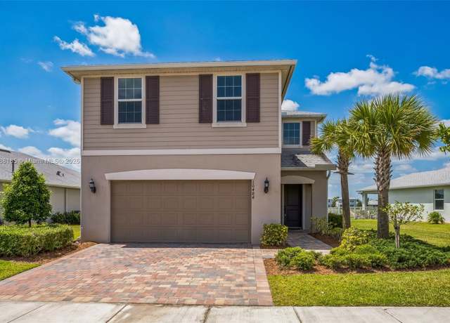 Property at 10484 SW Captiva Dr, Port St Lucie, FL 34987, 3 beds, 2.5 baths