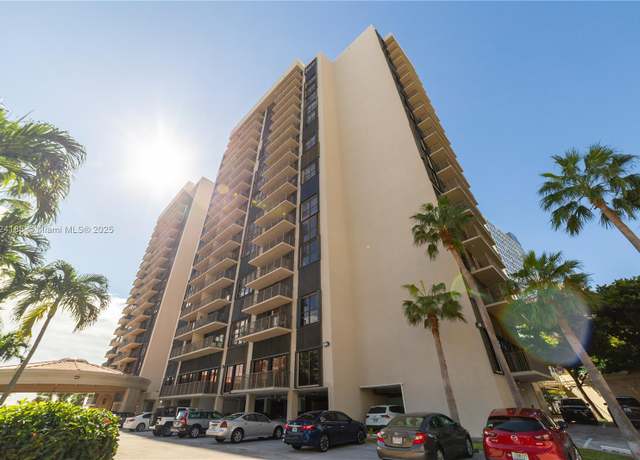 Property at 1450 Brickell Bay Dr #311, Miami, FL 33131, 1 bed, 2 baths