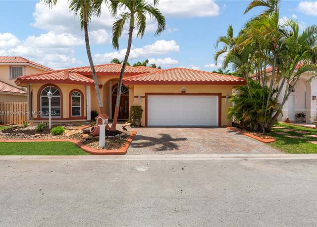 Property at 11581 SW 10th Ct, Pembroke Pines, FL 33025, 3 beds, 2 baths