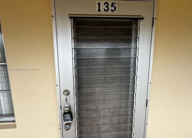Property at 135 Berkshire Unit F, West Palm Beach, FL 33417, 1 bed, 1 bath