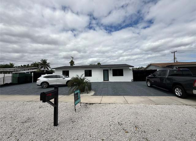 Property at 12605 SW 189th St, Miami, FL 33177, 3 beds, 3 baths
