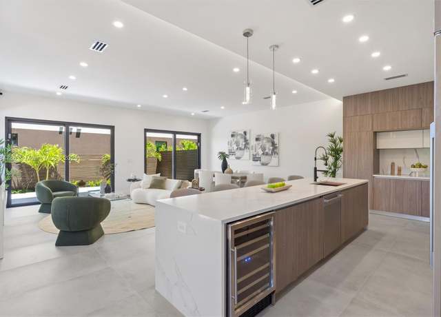 Property at 2431 NE 18th St, Fort Lauderdale, FL 33305, 4 beds, 3.5 baths