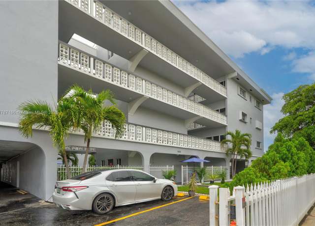 Property at 1818 Rodman St Unit 2E, Hollywood, FL 33020, 1 bed, 1.5 baths