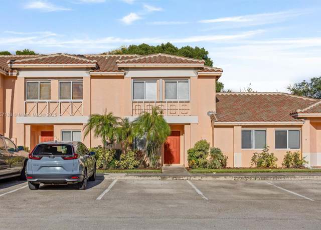 Property at 719 NW 208th Way, Pembroke Pines, FL 33029, 3 beds, 2.5 baths