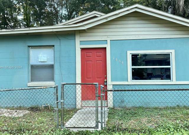 Property at 1444 W 24th St, Jacksonville, FL 32209, 2 beds, 1 bath