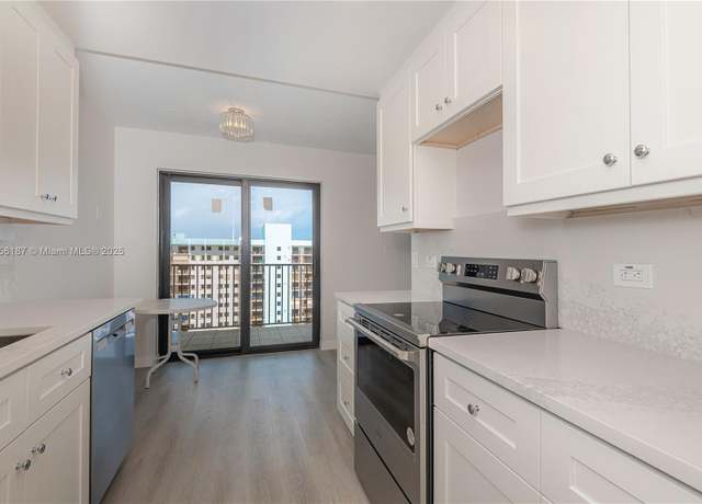 Property at 1201 S Ocean Dr Unit 2509S, Hollywood, FL 33019, 1 bed, 1.5 baths