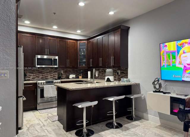 Property at 4301 SW 160th Ave #215, Miramar, FL 33027, 2 beds, 2.5 baths