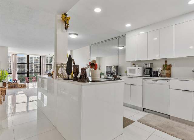 Property at 800 Parkview Dr #616, Hallandale Beach, FL 33009, 1 bed, 1.5 baths