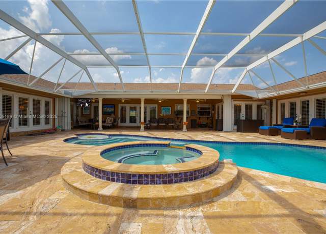 Property at 7720 SW 183rd Ter, Palmetto Bay, FL 33157, 5 beds, 3.5 baths