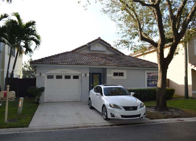 Property at 9972 NW 5th Ct, Plantation, FL 33324, 2 beds, 2 baths