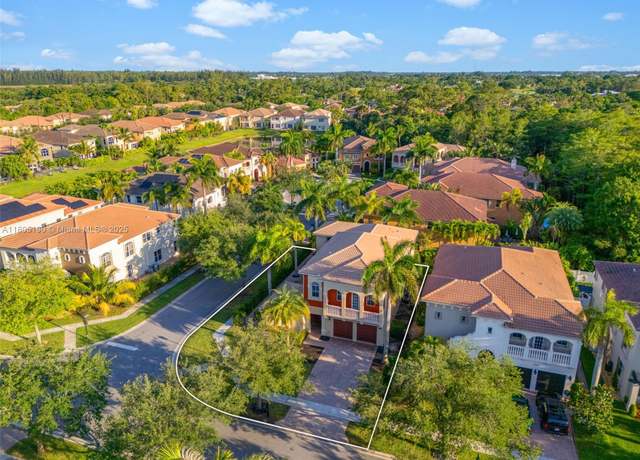 Property at 9192 Nugent Trl, West Palm Beach, FL 33411, 5 beds, 4 baths