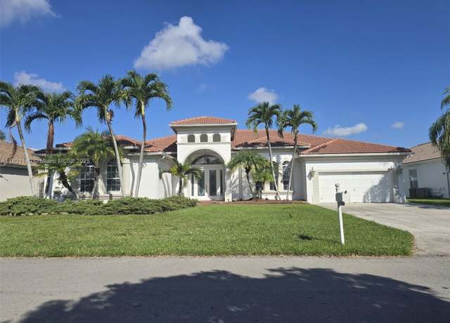 Property at 2640 Fairways Dr, Homestead, FL 33035, 4 beds, 3.5 baths