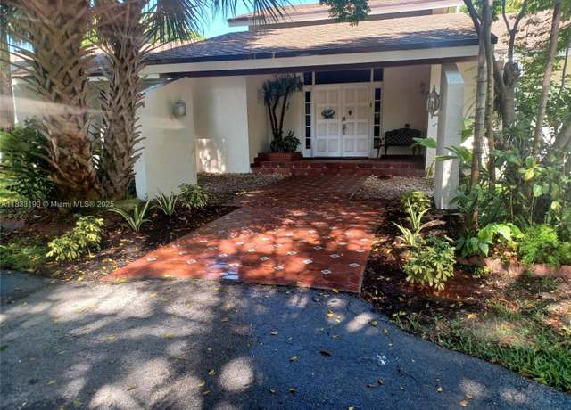 Property at 17123 SW 78th Pl, Palmetto Bay, FL 33157, 4 beds, 3 baths