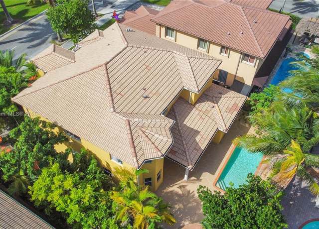 Property at 6049 SW 165th Ave, Miami, FL 33193, 5 beds, 4 baths
