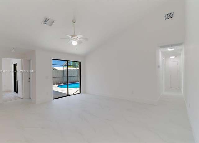 Property at 5926 Golden Eagle Cir, Palm Beach Gardens, FL 33418, 3 beds, 2 baths