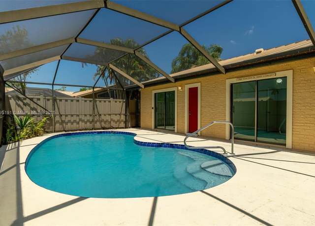 Property at 5926 Golden Eagle Cir, Palm Beach Gardens, FL 33418, 3 beds, 2 baths