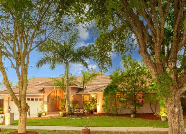 Property at 15332 SW 142nd Ter, Miami, FL 33196, 4 beds, 2.5 baths
