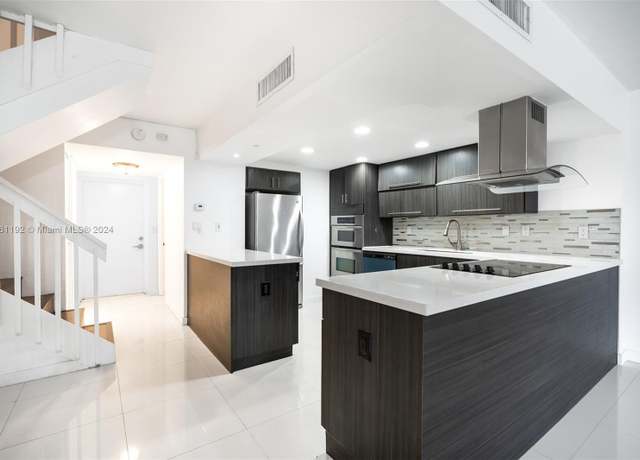 Property at 20350 W Country Club Dr Unit 123-4, Aventura, FL 33180, 3 beds, 2.5 baths